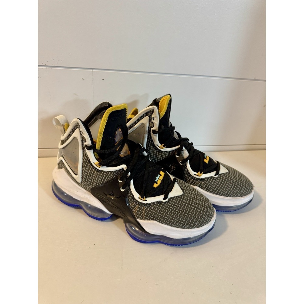 Nike LeBron 19 Men's Basketball Shoes Size 8 CZ0203-700 Graudate Yellow/Purple